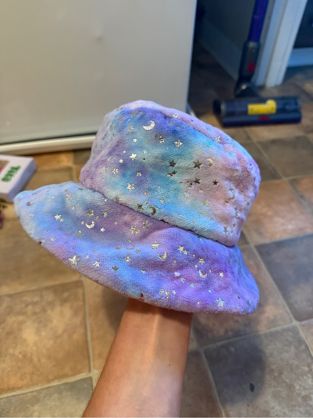 Plush Tie-Dye Star & Moon Bucket Hat - Purple & Blue